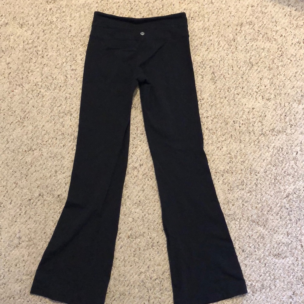 🍋 Lululemon flared yoga pants
